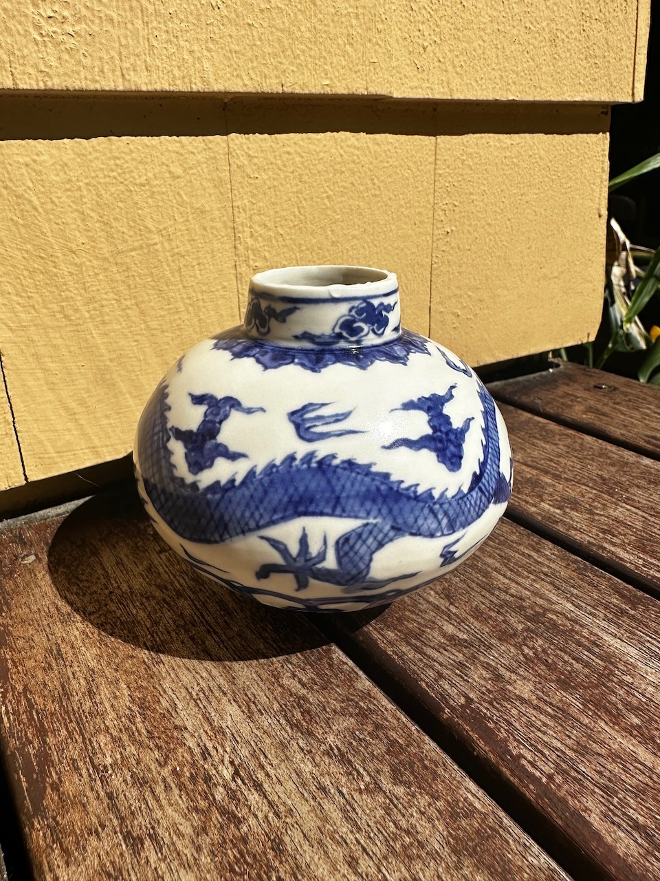 023 06 Dragon Vase 3